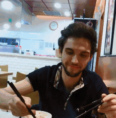 外国人拿筷子吃饭的搞笑动图爆笑gif搞笑图片