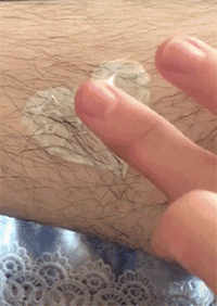 爱心腿毛形状的gif图爆笑gif搞笑图片