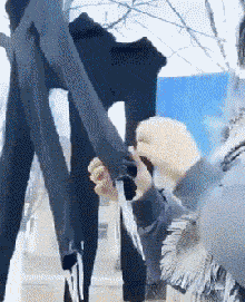 北方冬天被冻住的衣服gif图爆笑gif搞笑图片