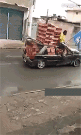 搞笑的汽车搬砖动图爆笑gif搞笑图片