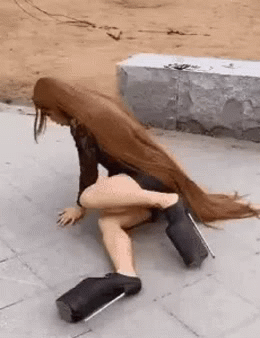 搞笑个性的高跟鞋图爆笑gif搞笑图片