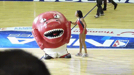 玩偶吃人的搞笑gif图爆笑gif搞笑图片