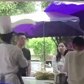 印度飞饼失误瞬间的搞笑动图爆笑gif搞笑图片