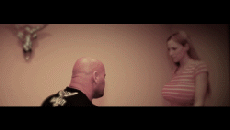 性感大胸美女打人的搞笑动图爆笑gif搞笑图片