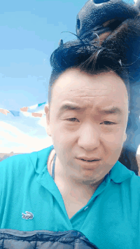 男人搞笑奇葩的发型制作过程GIF动图爆笑gif搞笑图片