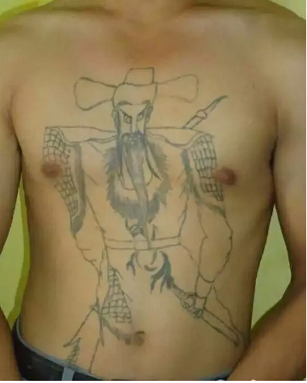 搞笑奇葩的男生纹身图片爆笑gif搞笑图片