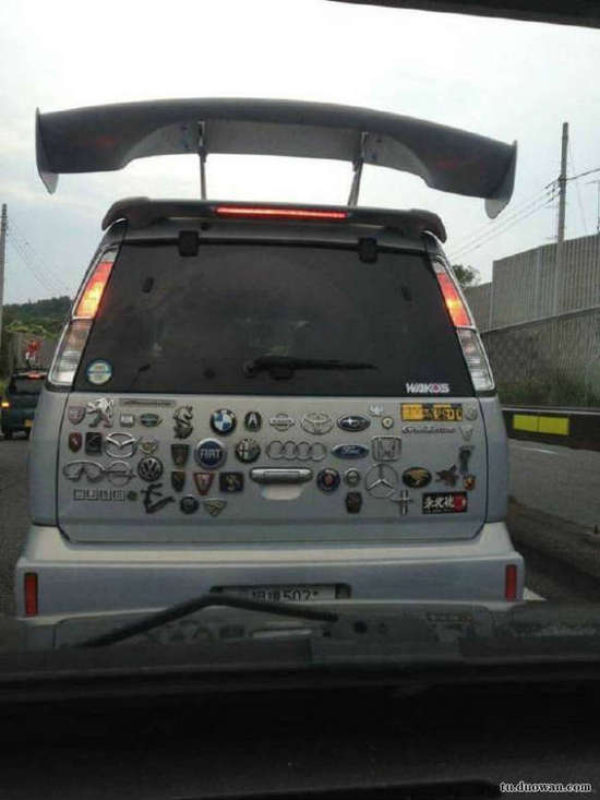 搞笑的汽车车标图片爆笑gif搞笑图片