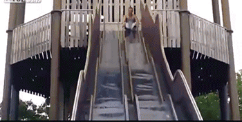 玩滑滑梯的搞笑GIF动态图爆笑gif搞笑图片