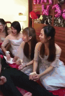 搞笑的结婚闹洞房gif动态图爆笑gif搞笑图片