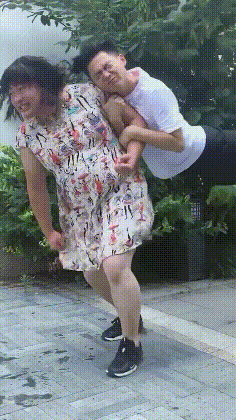 刮台风胖子的搞笑动态图片爆笑gif搞笑图片