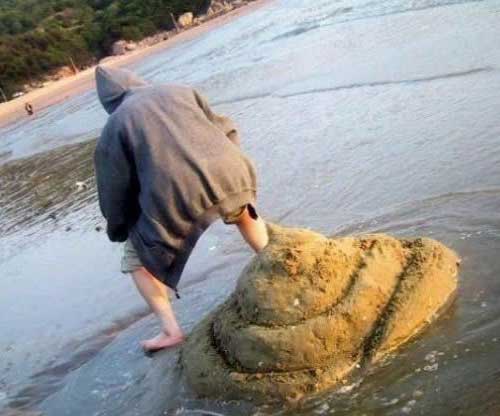 兄弟你是把你家厕所的东西吃完了来的吗爆笑gif搞笑图片