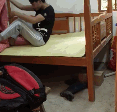 你天天睡了吃吃了睡连床都看不下去了爆笑gif搞笑图片