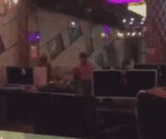 曾经他是个王者，后来他爹来了，哈哈！！！爆笑gif搞笑图片