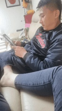 险些我的零花钱的不翼而飞了爆笑gif搞笑图片