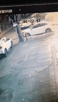 失传多年的铁头功爆笑gif搞笑图片