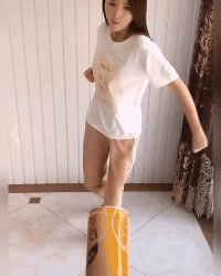 这是一瓶非常有味道的饮料爆笑gif搞笑图片