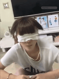 女生万万没想到爆笑gif搞笑图片