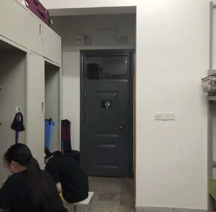 吓死个银爆笑gif搞笑图片