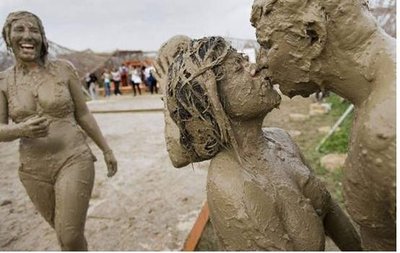 风淡云轻,细水长流何止君子之交,爱情不也是如此,才叫落花流水,天爆笑gif搞笑图片