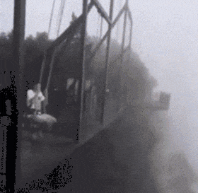 用生命来荡秋千爆笑gif搞笑图片