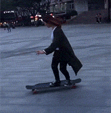 无缝衔接，多么自然的一跤爆笑gif搞笑图片