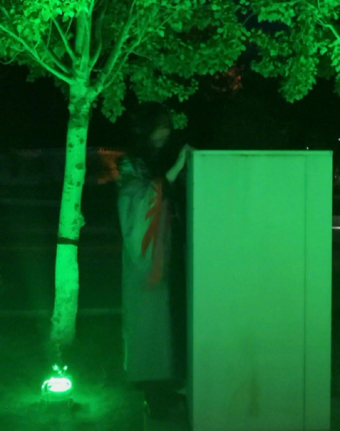 记住了，别让妈妈帮你拍照爆笑gif搞笑图片