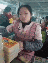 已经练就成了不看也能完成的活爆笑gif搞笑图片