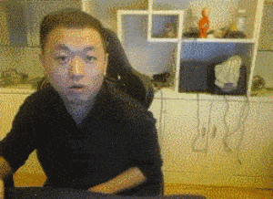 药水哥对着屏幕说：要坐牢的GIF动图DIY斗图gif搞笑图片