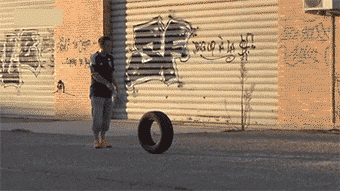 少年别无所事事了，我们的足球需要你啊！创意gif搞笑图片