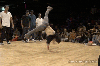 街舞达人，吊吊的样子创意gif搞笑图片