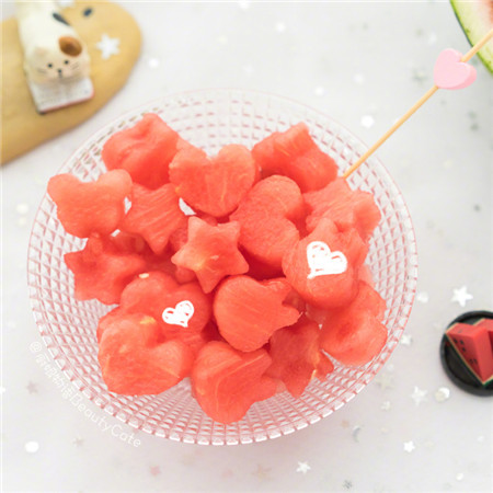 各种各样的西瓜吃法你学会了吗创意gif搞笑图片