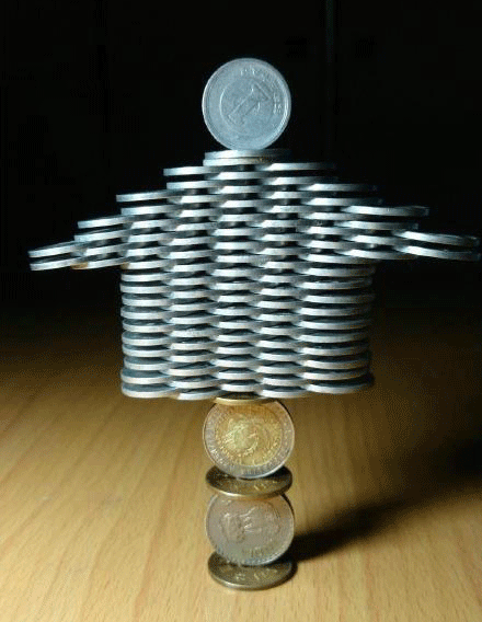 硬币堆成的房子模型创意gif搞笑图片