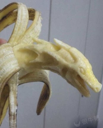 香蕉也能吃出创意出来创意gif搞笑图片