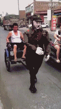 日本鬼子人力车创意gif搞笑图片