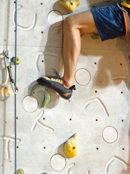 攀岩玩游戏拍照创意图创意gif搞笑图片