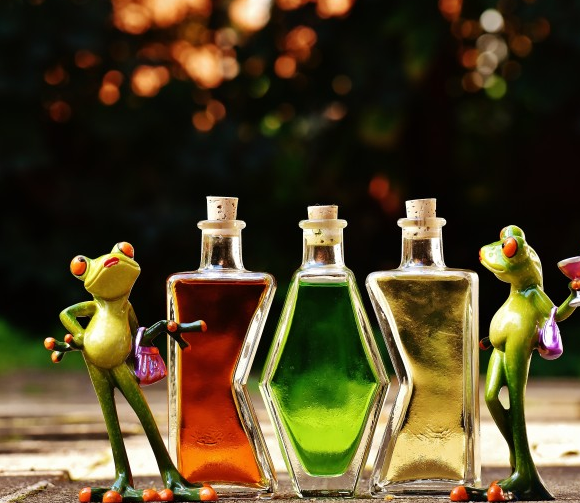 创意鸡尾酒瓶子造型图片创意gif搞笑图片