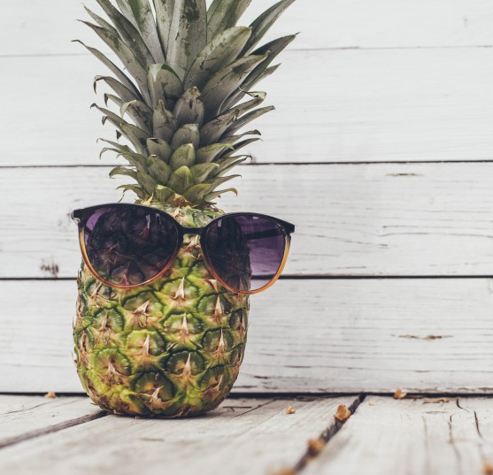 创意形像的菠萝水果摆拍高清图片创意gif搞笑图片