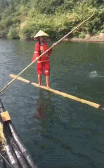 创意的水上竹排图创意gif搞笑图片