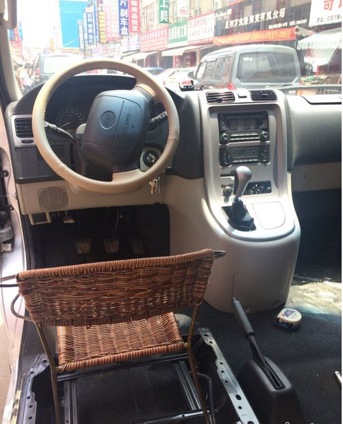 搞笑的创意汽车座椅图创意gif搞笑图片