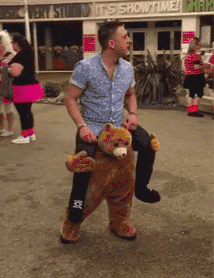 创意的玩偶裤子gif图创意gif搞笑图片