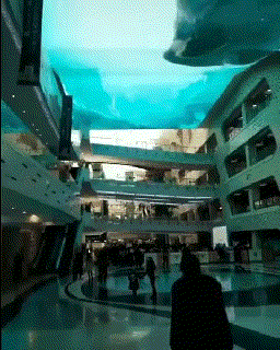 个性创意的LED天花板动图创意gif搞笑图片