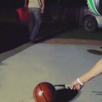 外国人创意玩篮球的动图创意gif搞笑图片