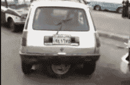 创意搞笑的汽车进车位入库创意gif搞笑图片