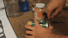 搞笑创意的制作爆米花过程GIF动态图片创意gif搞笑图片