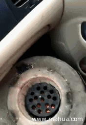 滴滴司机说空调坏了怕乘客冷，就弄来了这个...创意gif搞笑图片