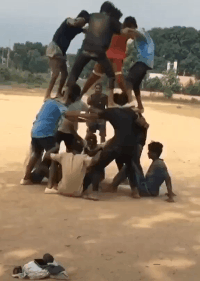 阿三就喜欢玩些不一样的东西创意gif搞笑图片