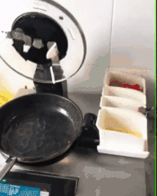 高科技炒菜创意gif搞笑图片