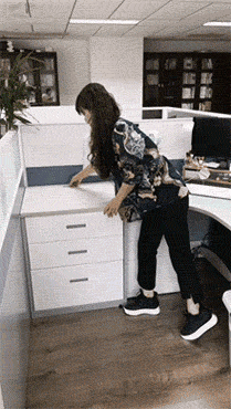 这是不打算让人下班回家了创意gif搞笑图片