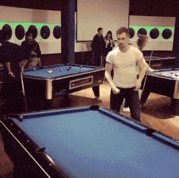 小伙子你这样秀操作你家里人知道吗创意gif搞笑图片