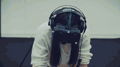 vr感觉玩起来挺刺激的创意gif搞笑图片